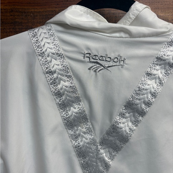 Vintage Retro Reebok Ivory Zip-Front Bomber Jacket with Textured Trim - Picture 9 of 11